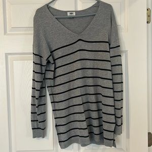 Old Navy gray and black striped tunic length sweater, size Large